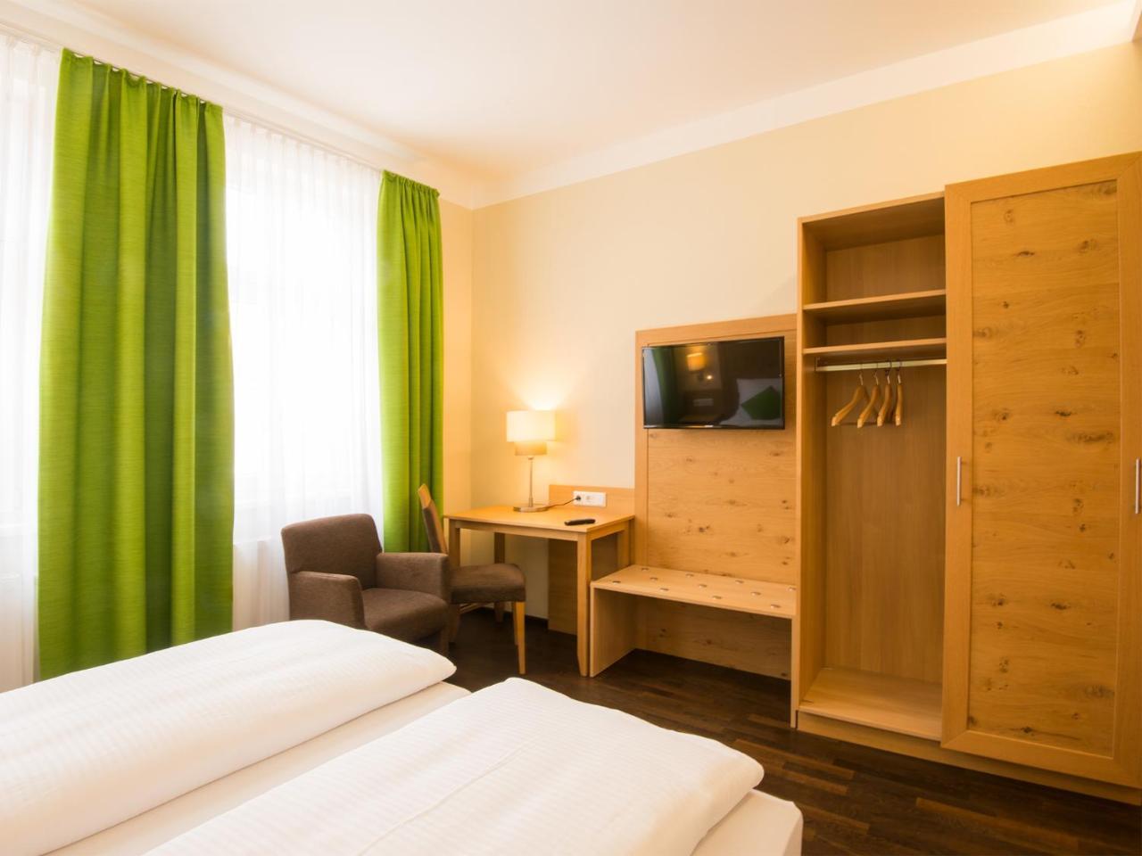 Hotel Brauereigasthof Amberger Kosching Kültér fotó