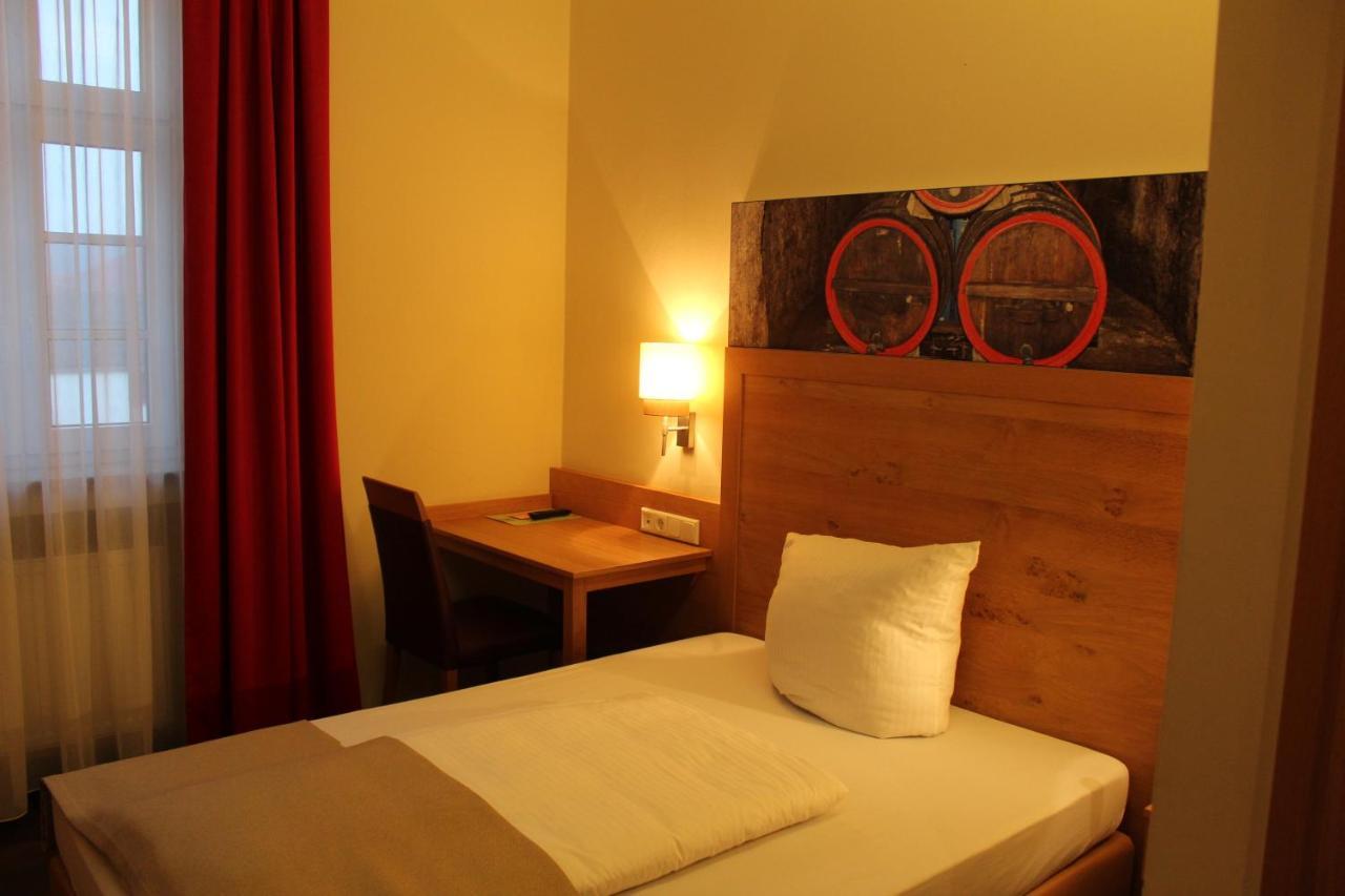 Hotel Brauereigasthof Amberger Kosching Kültér fotó